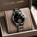 MICHAEL-KORS LADIES NEW MODEL SILVER CASE AND ROSE TT STAINLESS STEEL STRAP🥵