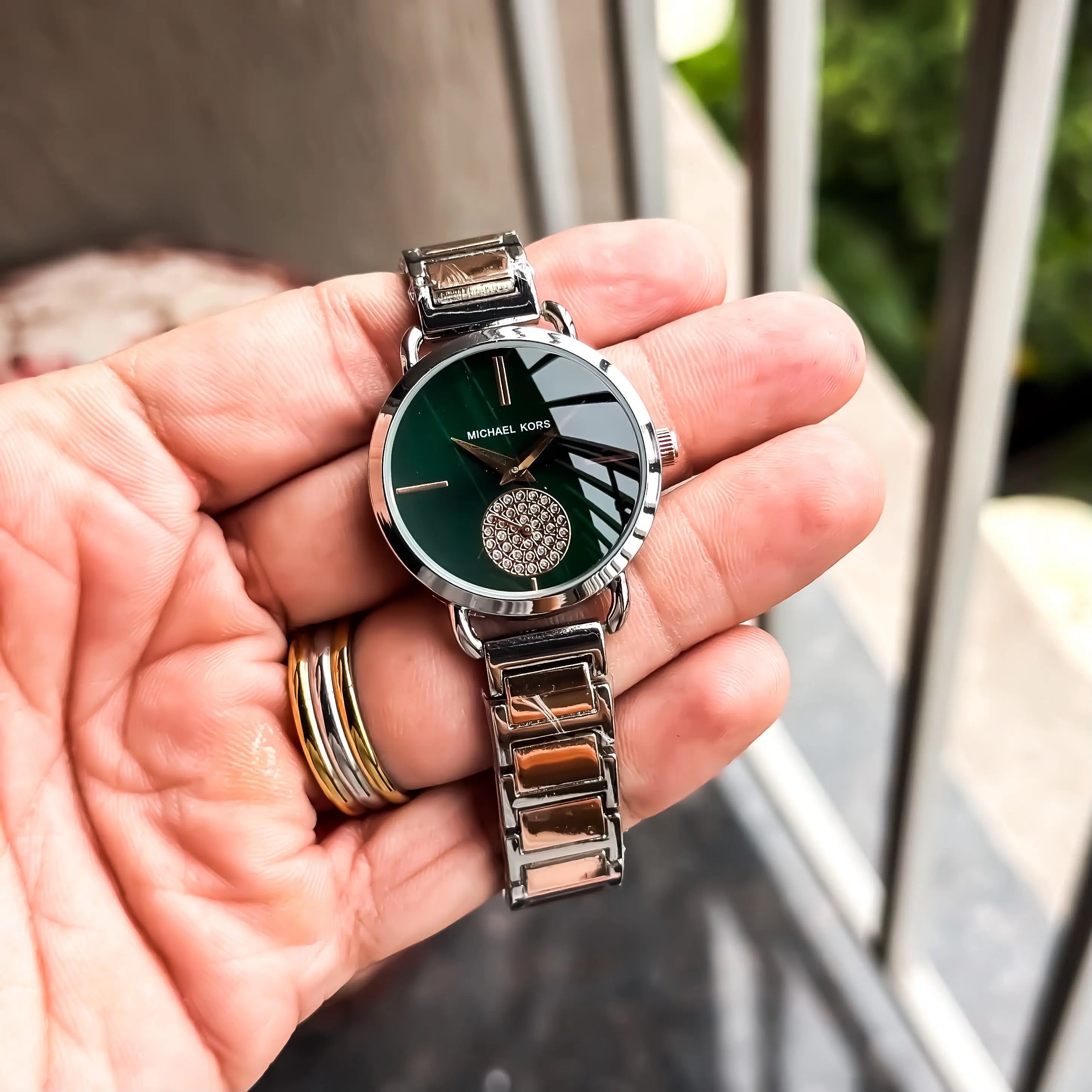 MICHAEL-KORS LADIES NEW MODEL SILVER CASE AND ROSE & DARK GREEN TT STAINLESS STEEL STRAP🥵