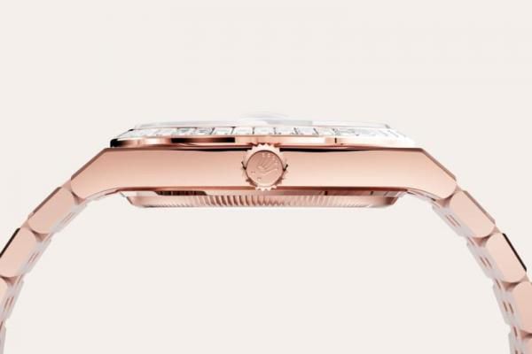 Rolex Oyster Perpetual Land Dweller Diamond Bazel Rose Gold With White Dail