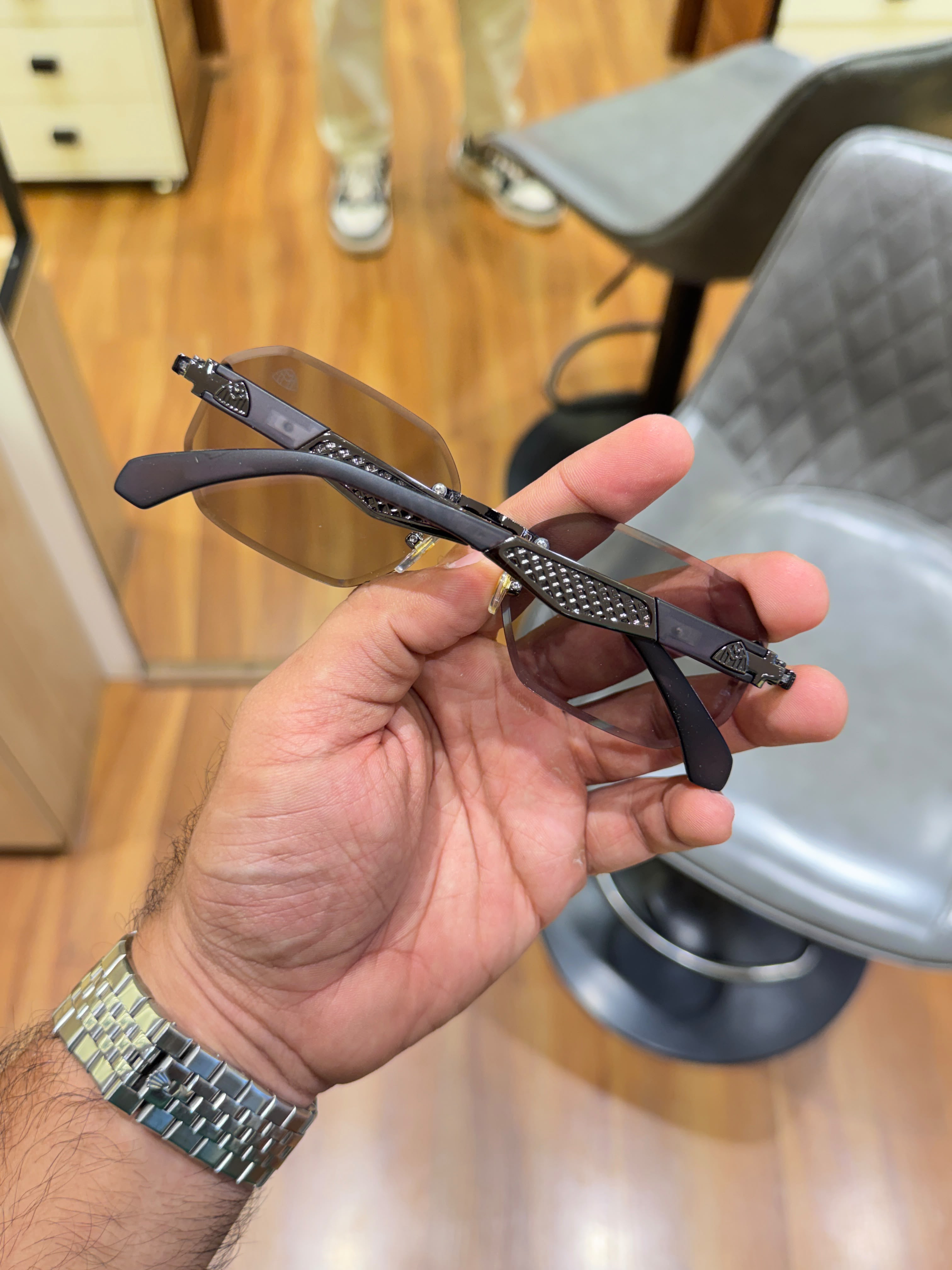 Maybach 98522 gun grey only 🥳🥳🥳💯💯💯💯