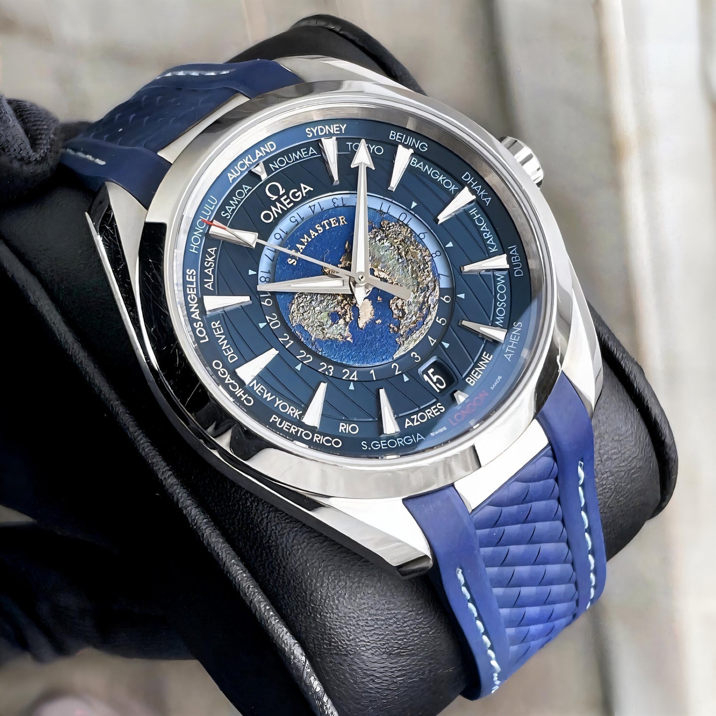 Omega Speadmaster AquaTeraa Worldmap 150M Watch