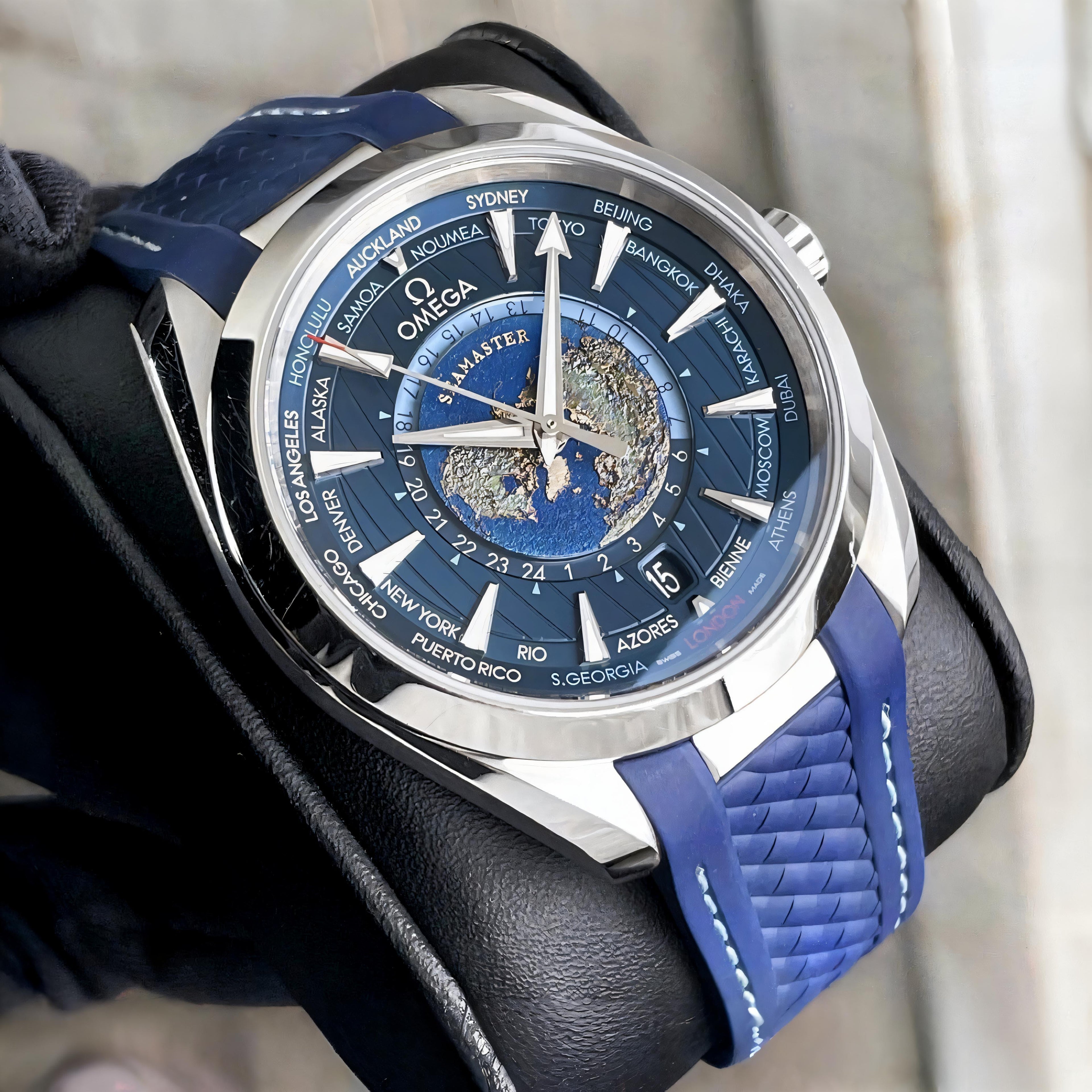 Omega Speadmaster AquaTeraa Worldmap 150M Watch